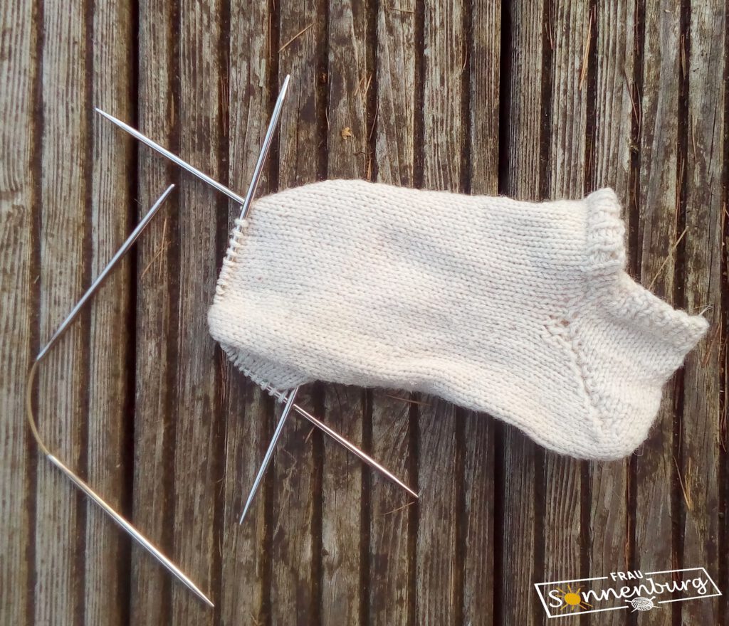 Socken stricken - addi - CraSyTrio- Stricken in Runden - Sockenspitze