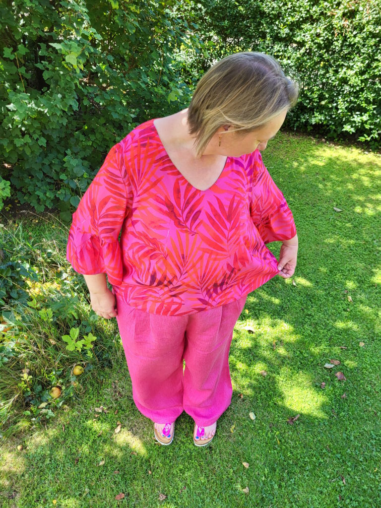 Ruffle Sleeve Top - Saum