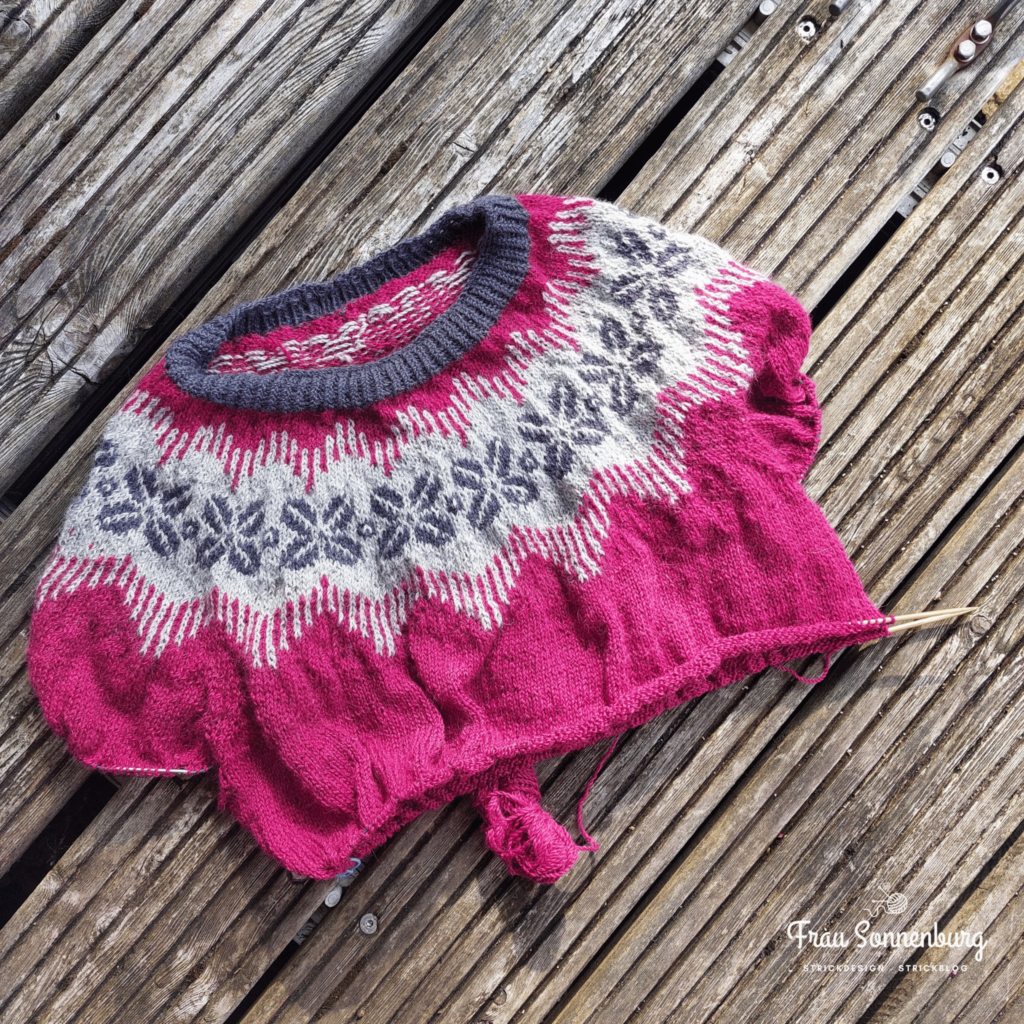 Mundo Novo Sweater - fertige Rundpasse mit Einstrickmuster