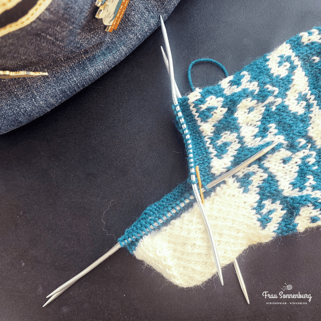 Addi Crasy Snake Lace im Test - Socken mit Einstrickmuster