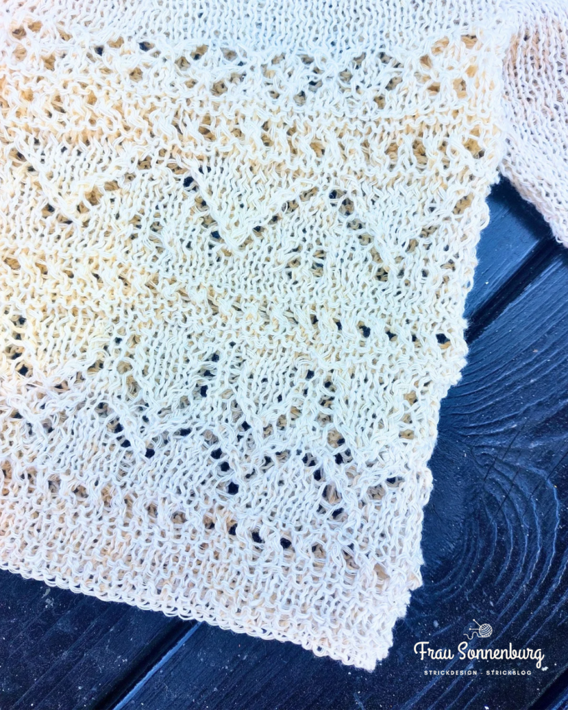 Timeless Beauty - Anleitung von DropsDesign - Naturfarbenes Jäckchen mit Lochmusterborte