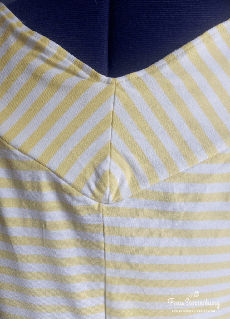 Burda V-Shirt - Ausschnittblende